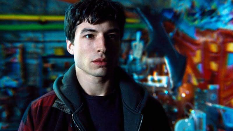 Ezra Miller explica decisão de gravar sua própria prisão no Havaí - Divulgação/Warner Bros