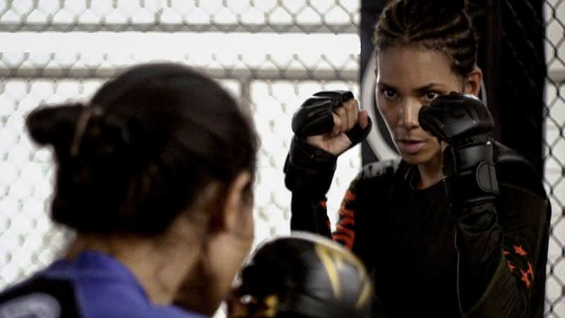 Halle Berry em seu treinamento para o filme Bruised - Instagram